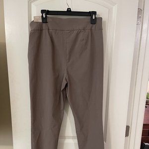 Chico's Sliming Pants Size 2 (12)